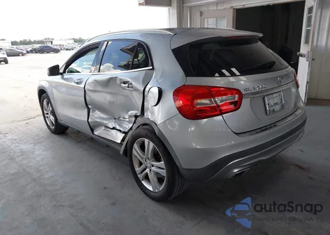 2015 Mercedes-Benz Gla 250 z USA, uszkodzony, nr VIN WDCTG4EB2FJ183151